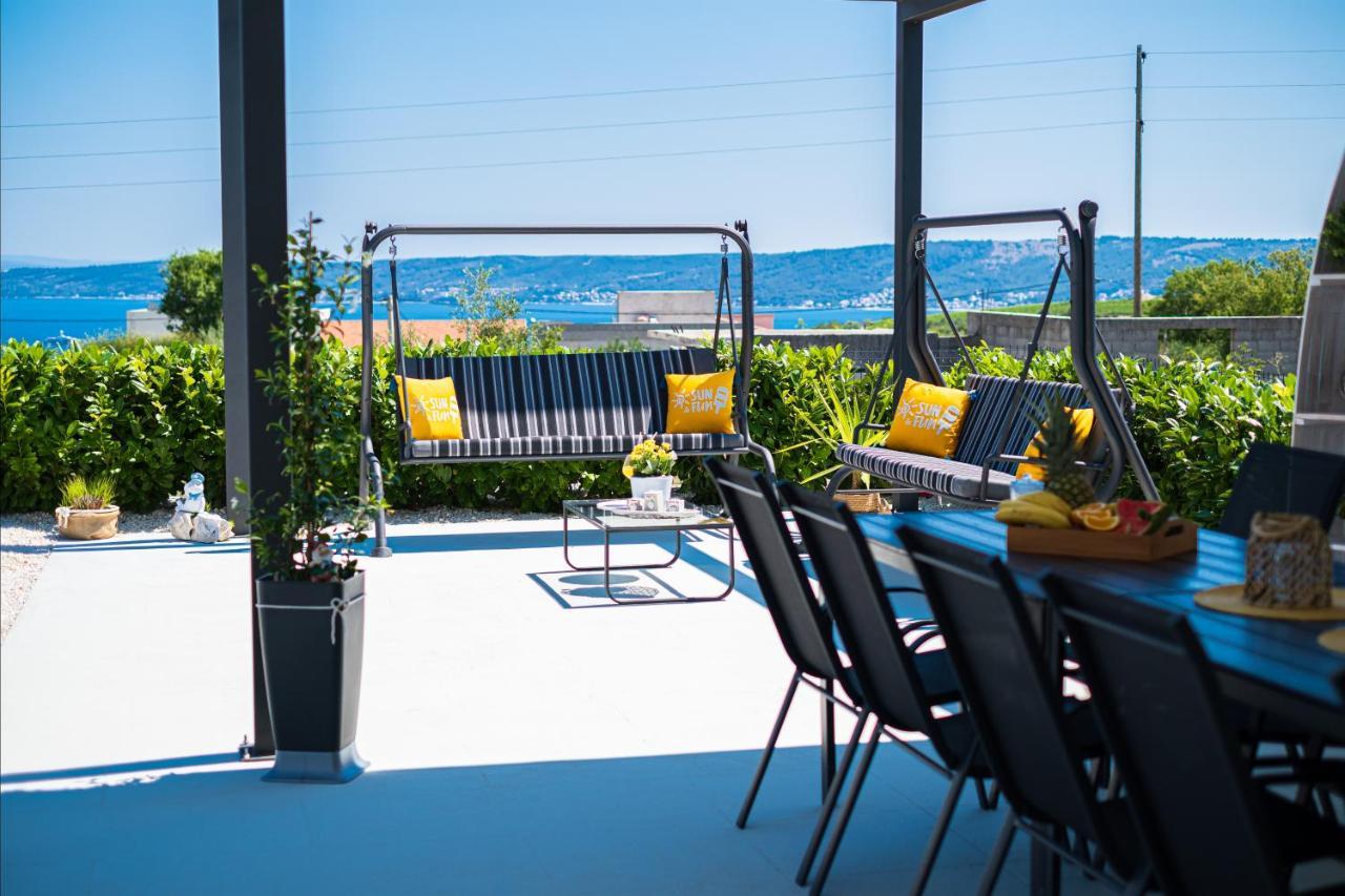 Villa Sky - Heating Pool Kaštel Novi Buitenkant foto