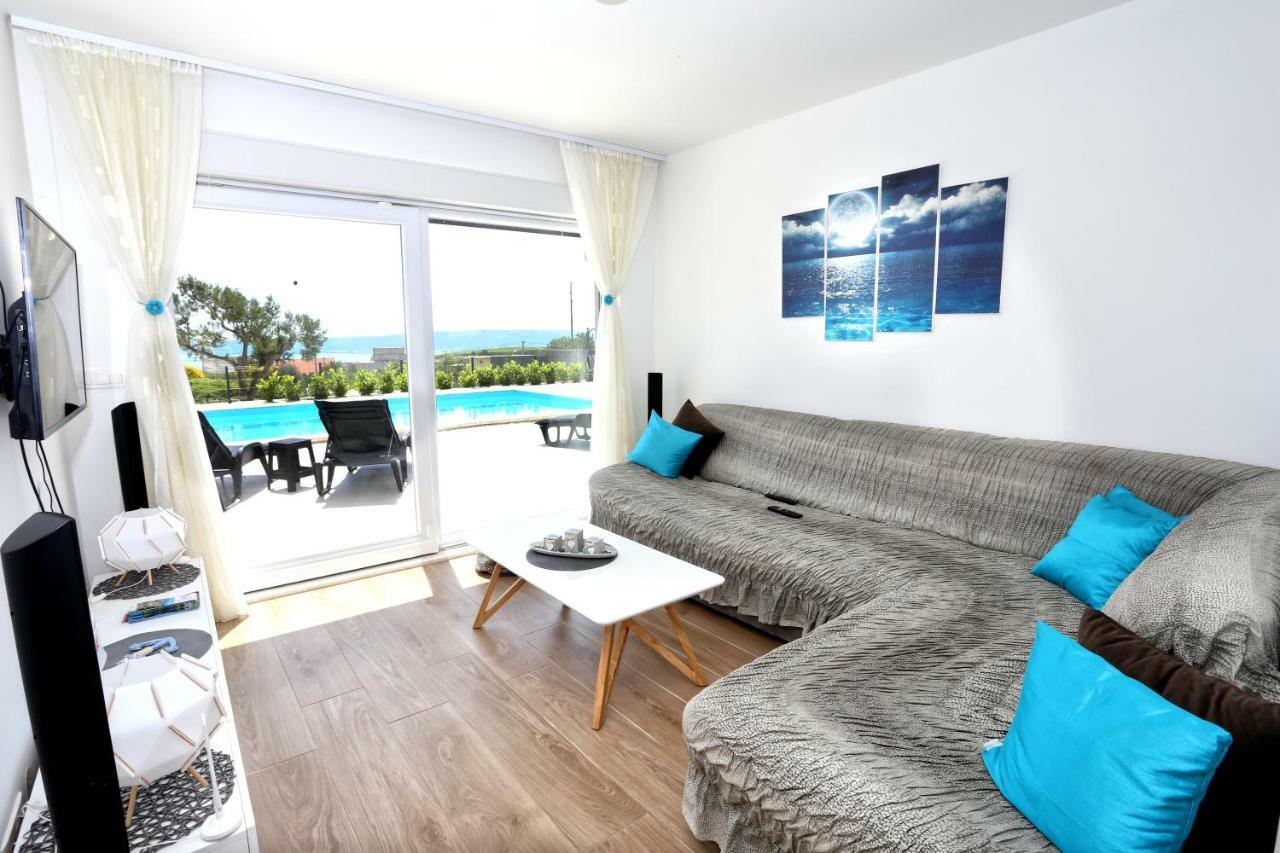 Villa Sky - Heating Pool Kaštel Novi Buitenkant foto